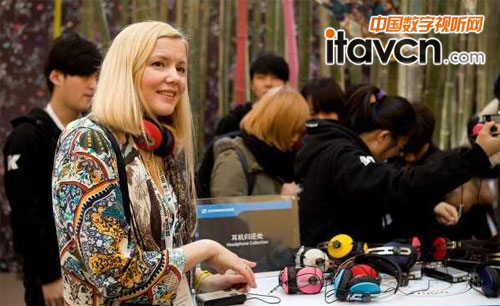 Sennheiser Kristjana S. Williams“”չ