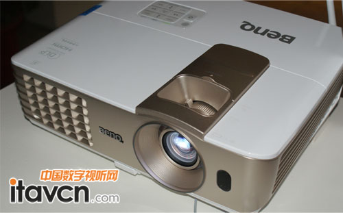 i7001080PͶӰ