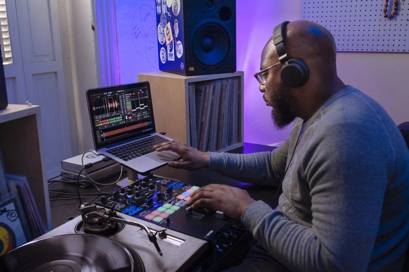DJ Serato Studio Ҳıݳʽ